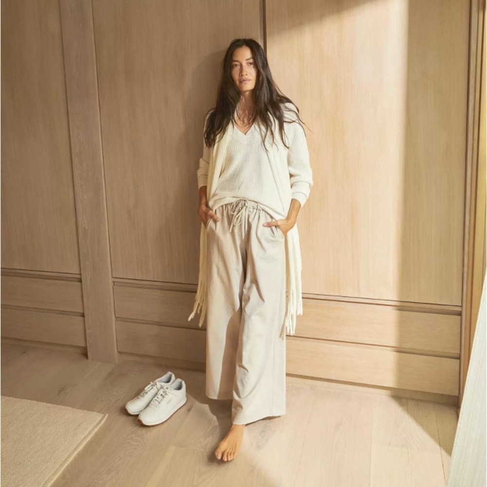 Elizabeth and James Wide Leg Drawstring Pants in Oatmeal Heather Size La…